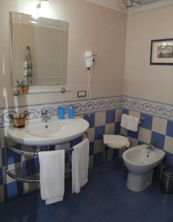 B&B La Vetreria Almaru Catânia Quarto foto